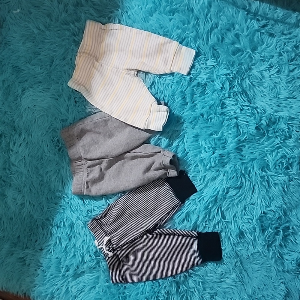 3 pairs of 0-3m gender neutral boy pants